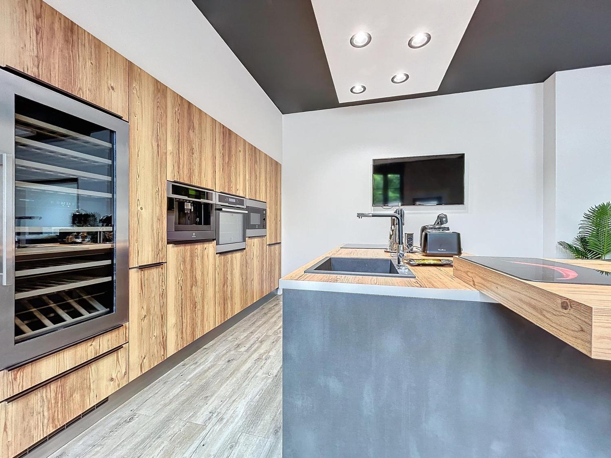 Loft Terrasse Avec Spa Proche Centre Historique Montlucon Luaran gambar