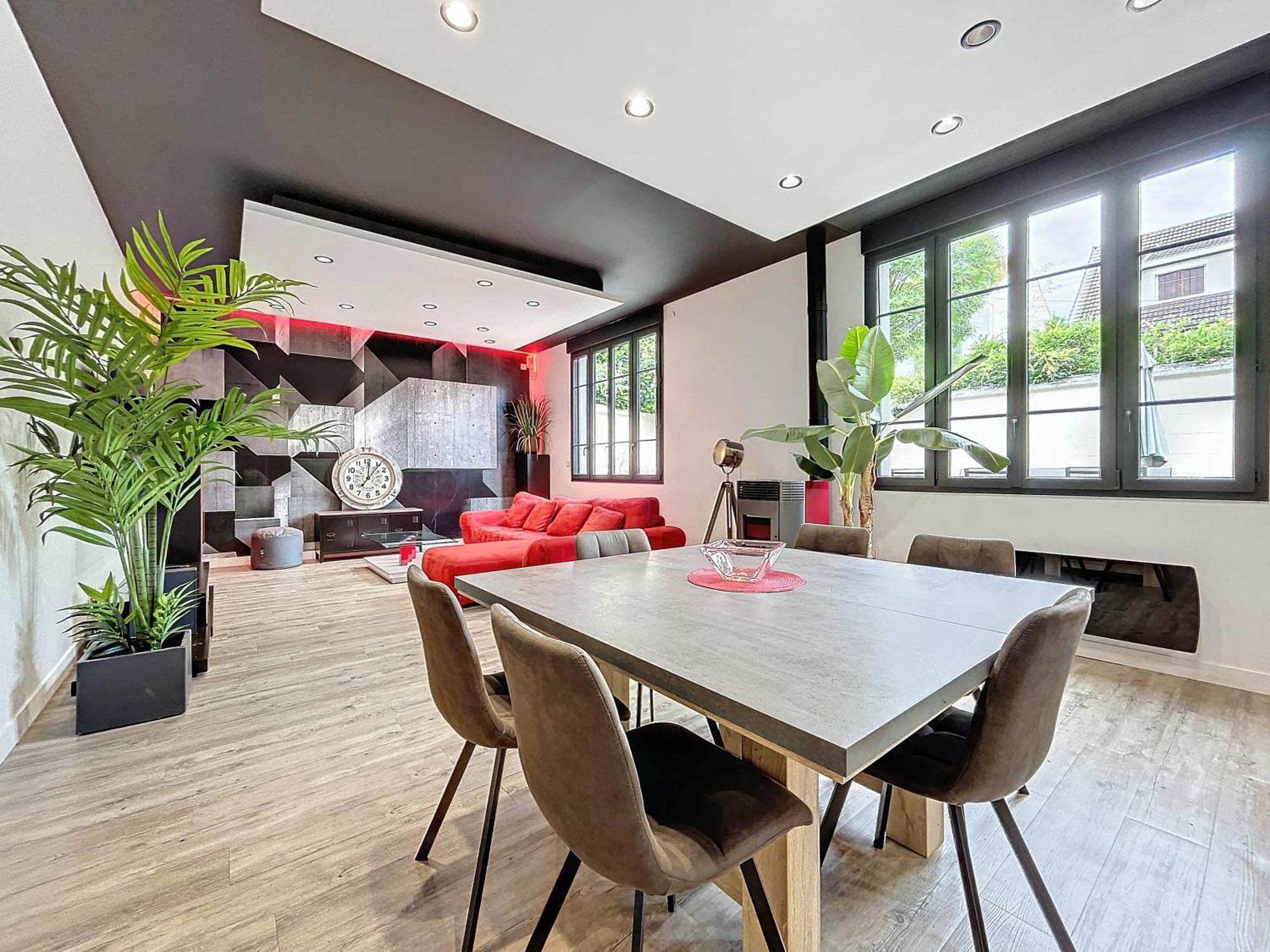 Loft Terrasse Avec Spa Proche Centre Historique Montlucon Luaran gambar