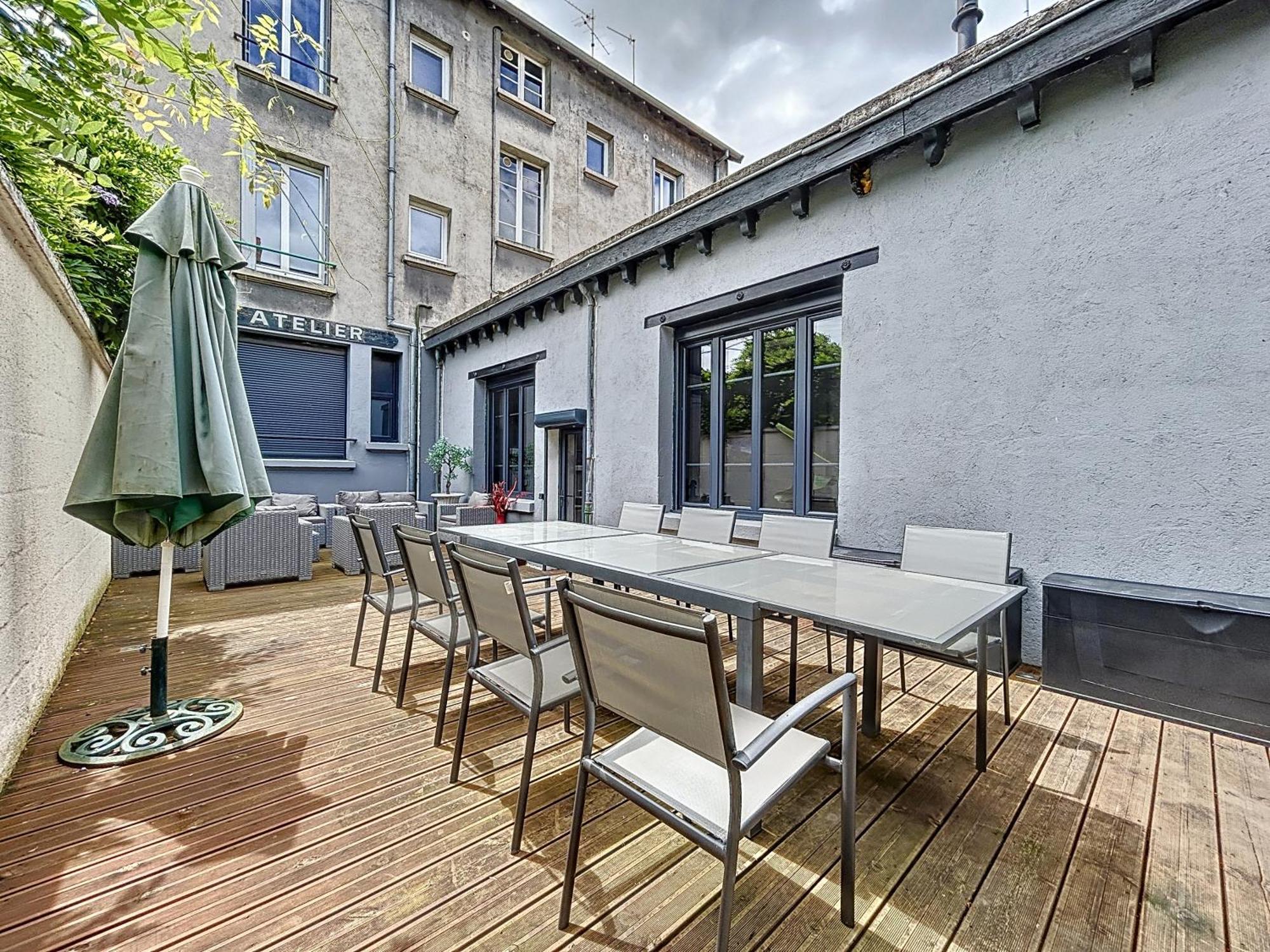 Loft Terrasse Avec Spa Proche Centre Historique Montlucon Luaran gambar