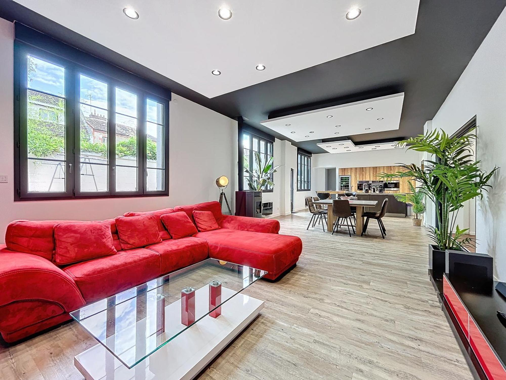 Loft Terrasse Avec Spa Proche Centre Historique Montlucon Luaran gambar