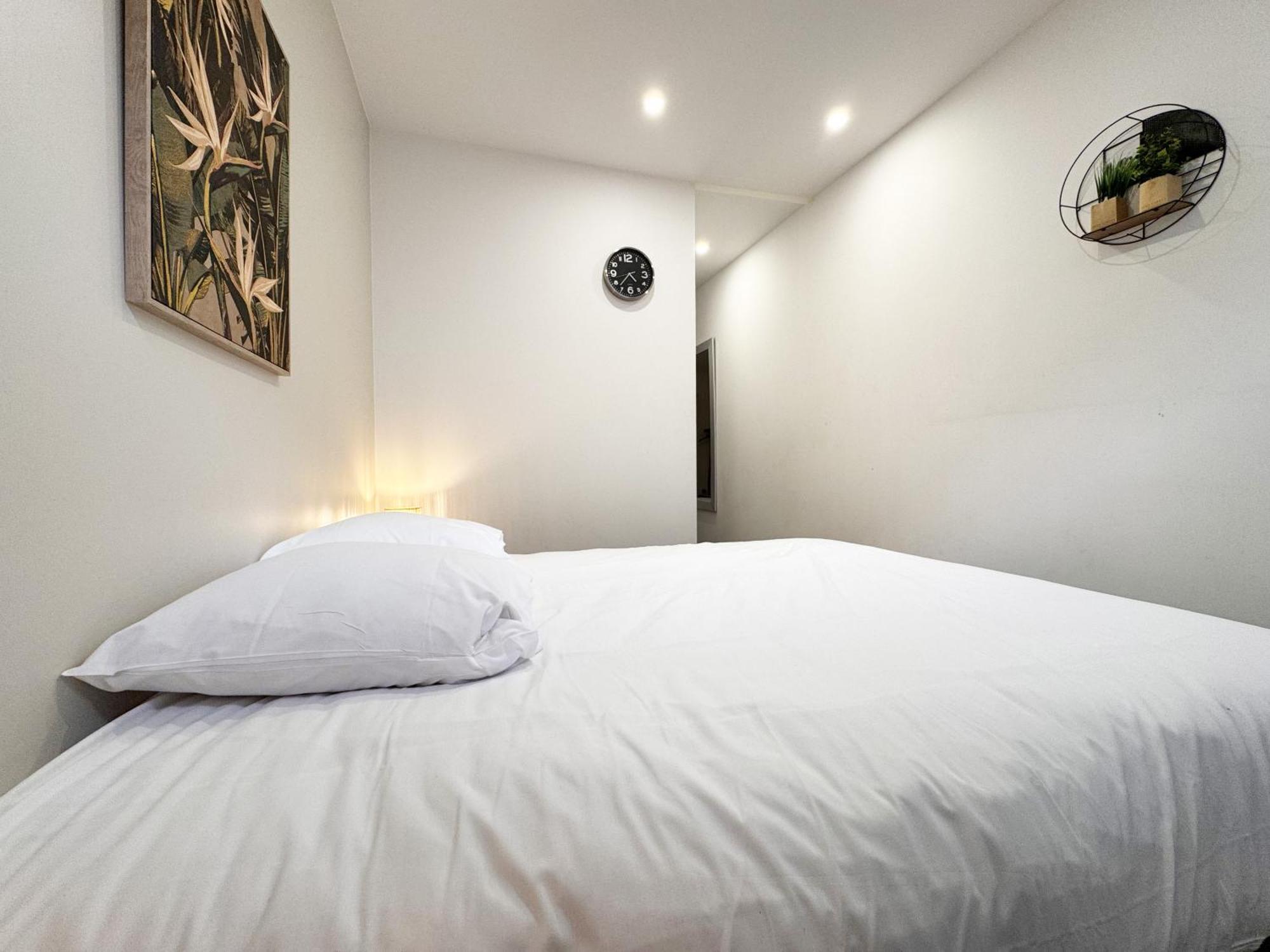 Loft Terrasse Avec Spa Proche Centre Historique Montlucon Luaran gambar